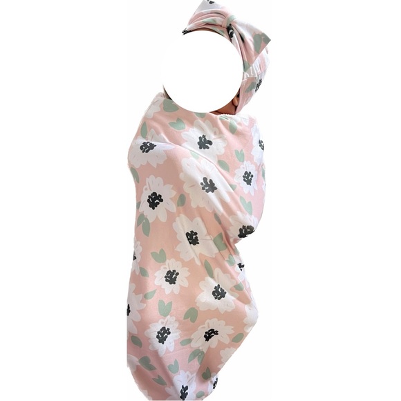 Itzy Ritzy Cutie Playful Petals 2-Piece Cocoon and hat set - Picture 2 of 4